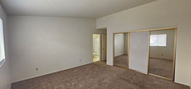 Building Photo - Single Story 3 Bedroom, 2 Bath, 2 Car Garage, Desirable Seeliger Neighborhood