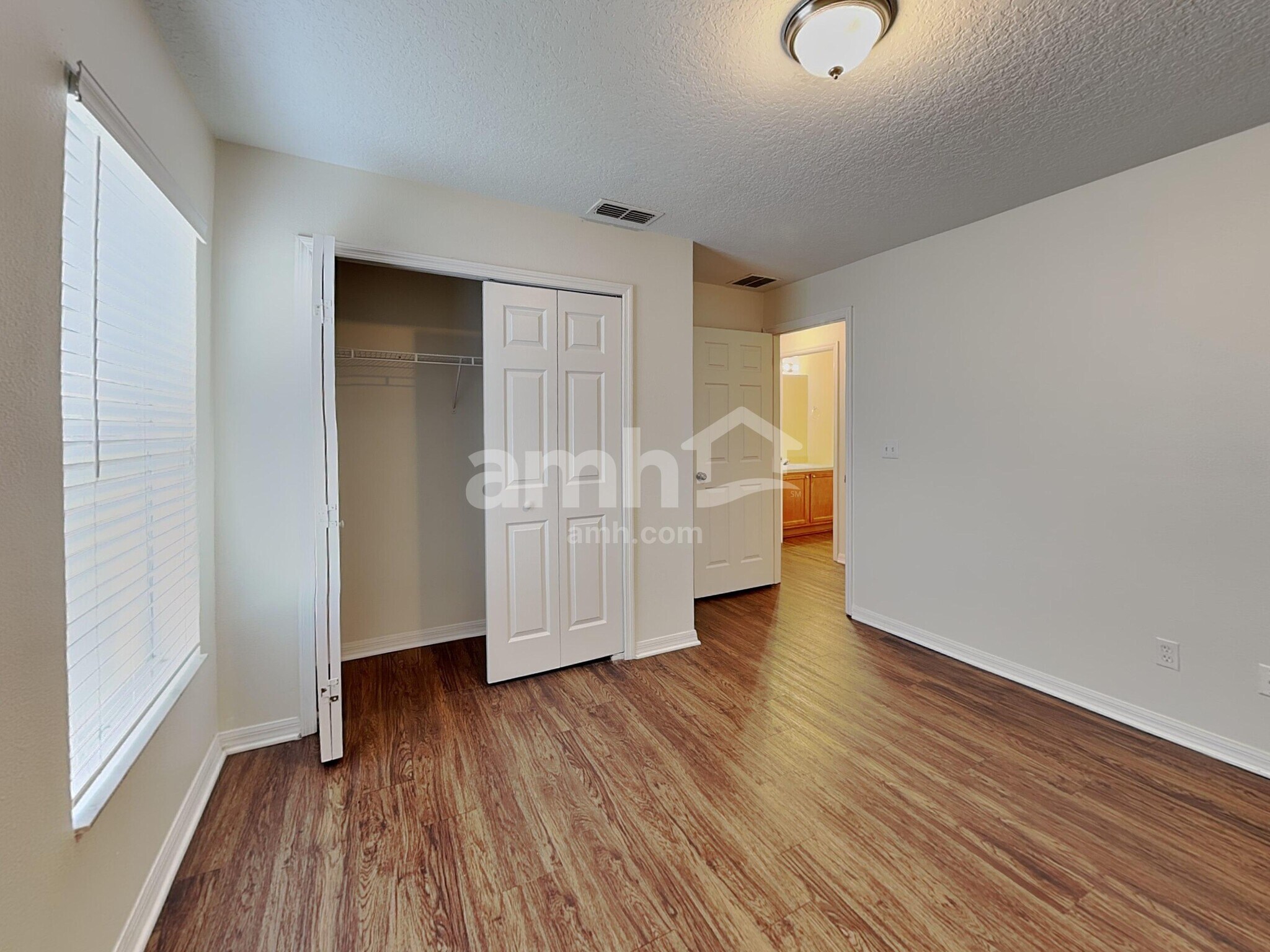 Building Photo - 1145 Bluegrass Dr