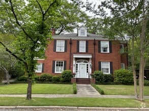 Building Photo - Gorgeous Park District