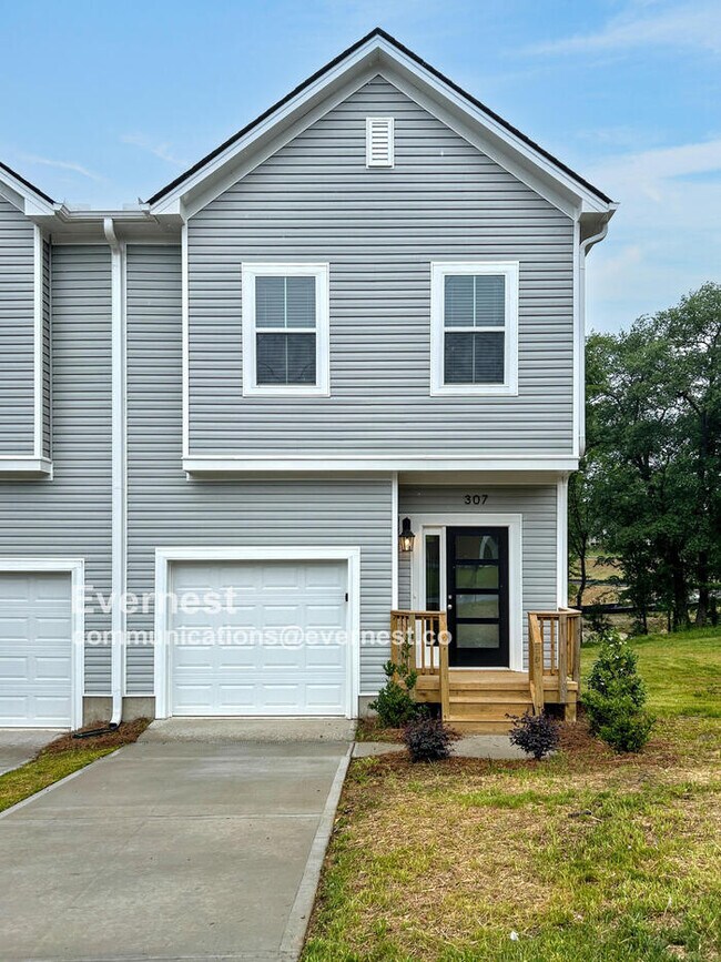 Primary Photo - 307 Pawley Dr