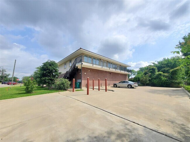 Primary Photo - 501 E Davis St