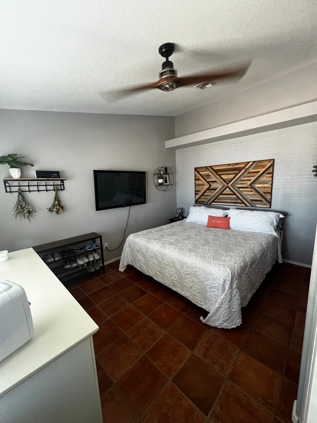 Building Photo - 8443 Forget Me not St