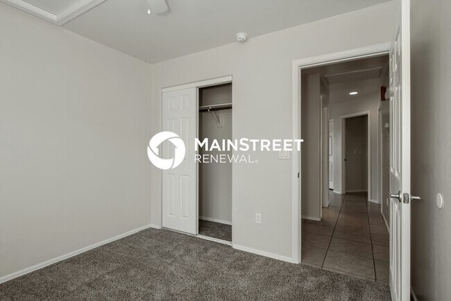 Building Photo - 3 Bedroom Pet-Friendly Home in TUCSON, AZ with Main Street Renewal