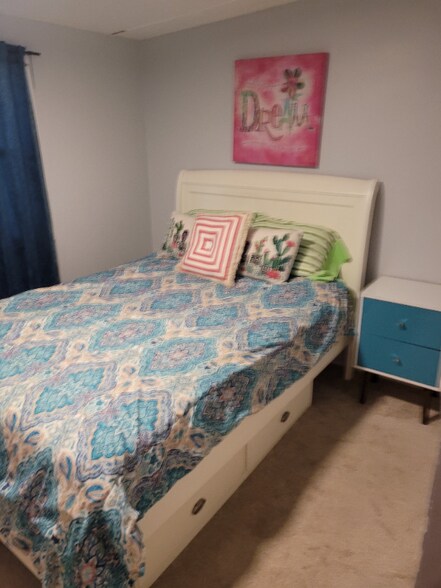 Building Photo - 10 9th Ave