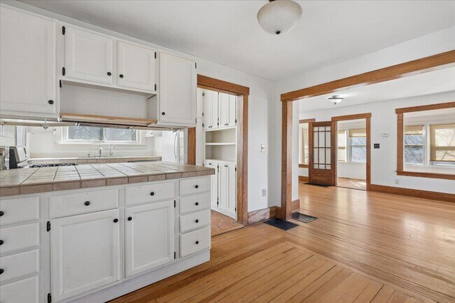 Building Photo - 751 Holmes Rd