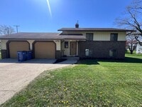 Building Photo - 2 Bedroom Upper Duplex in Breton Village!