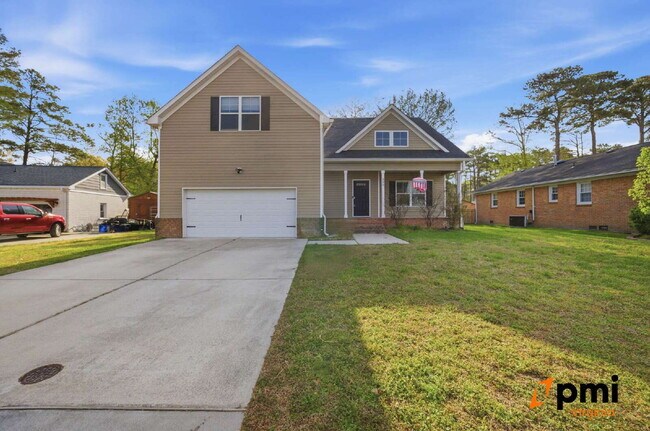 Building Photo - Stunning 5 Bedroom Waterfront Home with 2 car garage