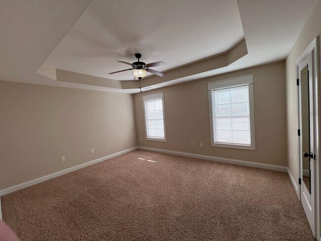 Building Photo - 4 Bdrm, 2 Bath, 2 Car Garage