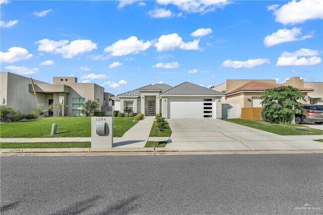 Building Photo - 37 Providence Ave