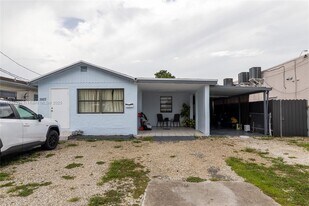 Building Photo - 3925 SW 88th Pl