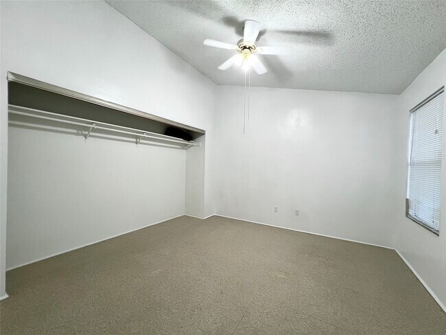 Building Photo - 12710 Leader St