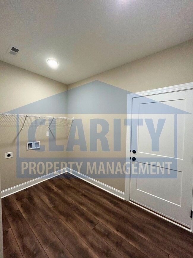 Building Photo - *Brand New* 4 bedroom home!