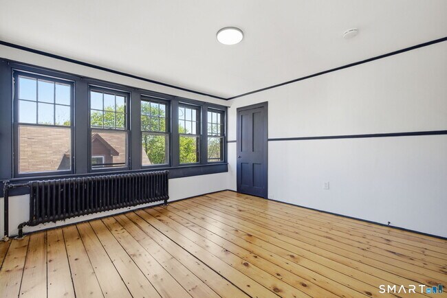 Building Photo - 883 Worthington Ridge