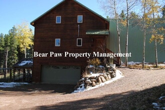 Building Photo - Beautiful FURNISHED Home on top of the wor...