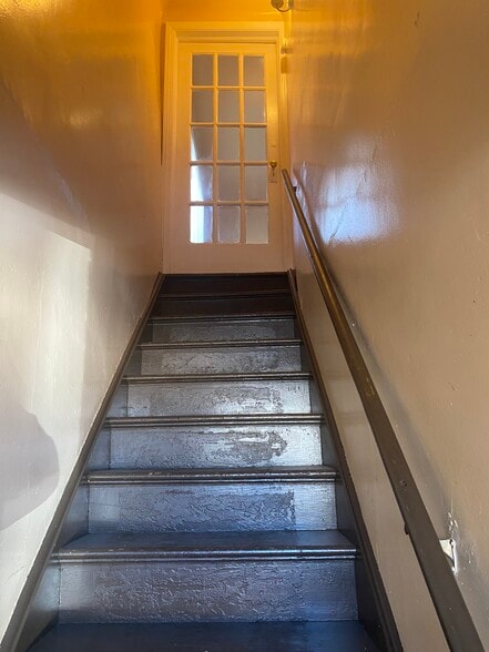 Building Photo - 5134 Caniff Ave