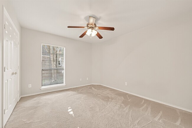 Building Photo - 26414 Suffield Glen Ln