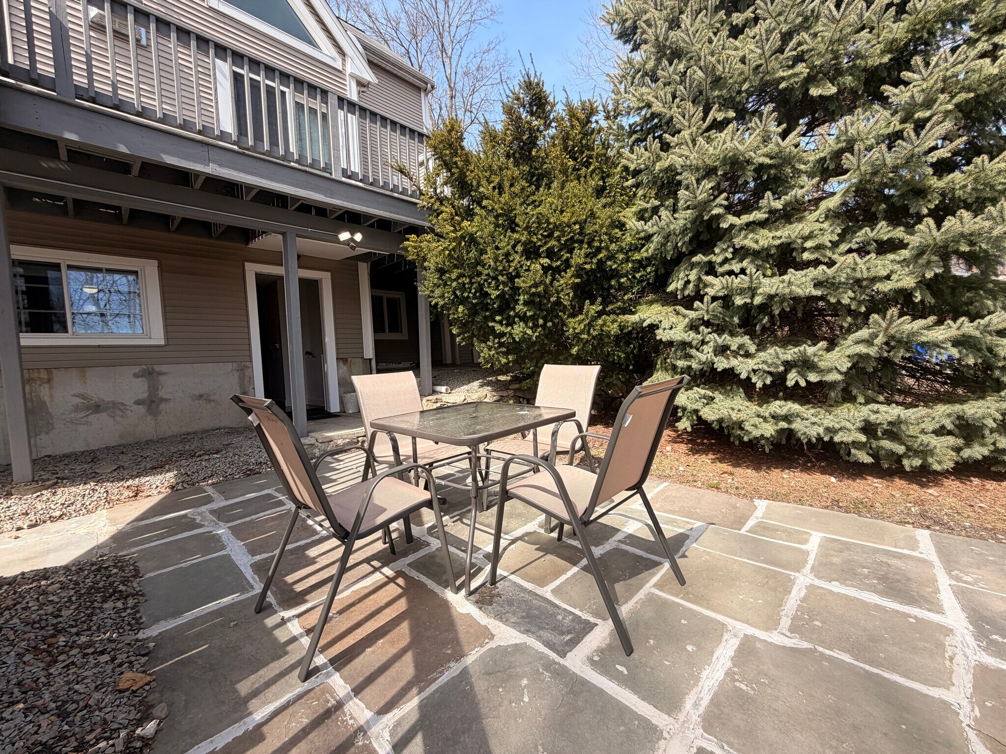 Building Photo - 532 East St