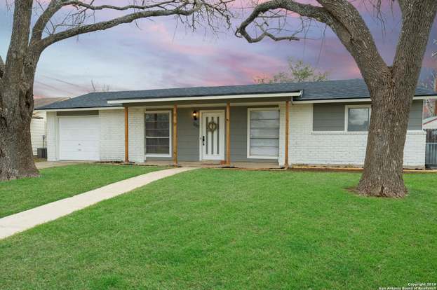 Building Photo - 300 Roanoke Dr