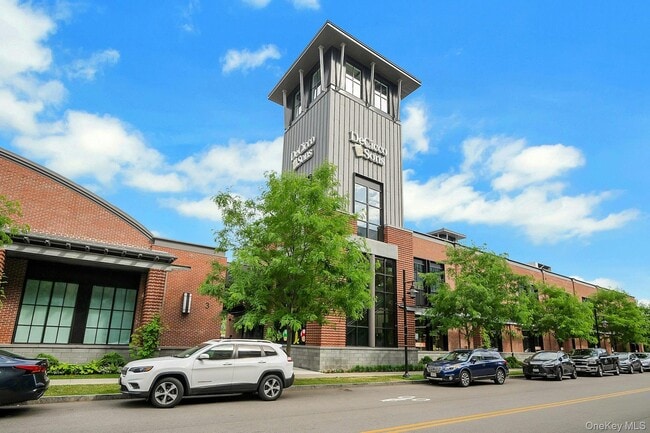 Building Photo - 102 Legend Dr