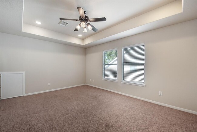 Building Photo - 158 Rocky Point Dr