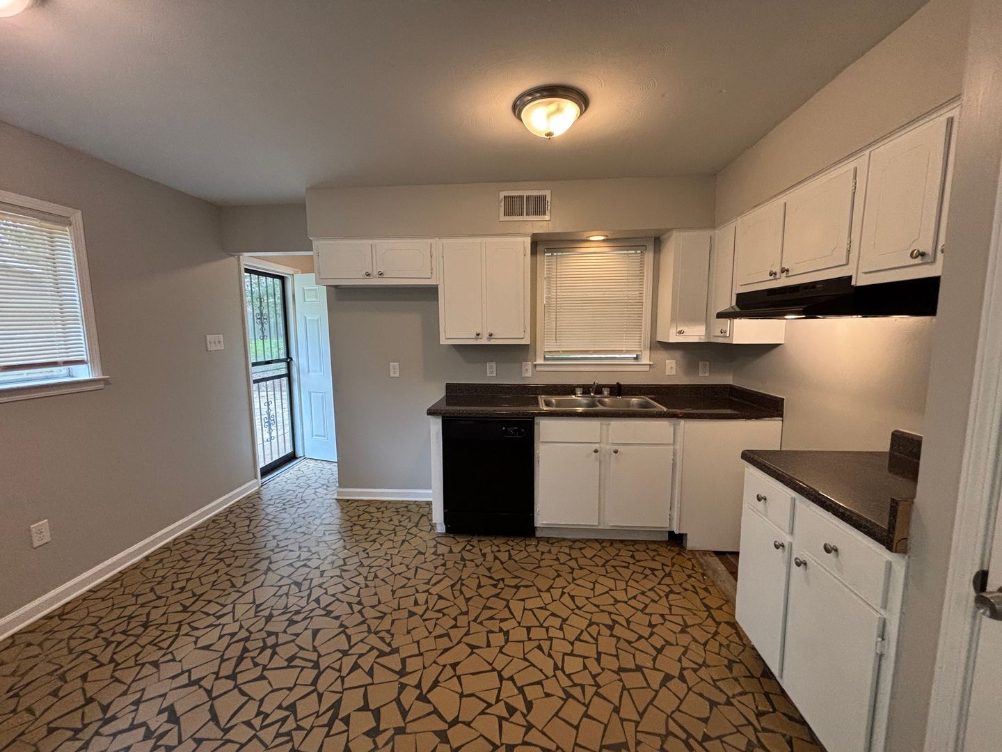 Building Photo - 4338 Manor Haven Dr