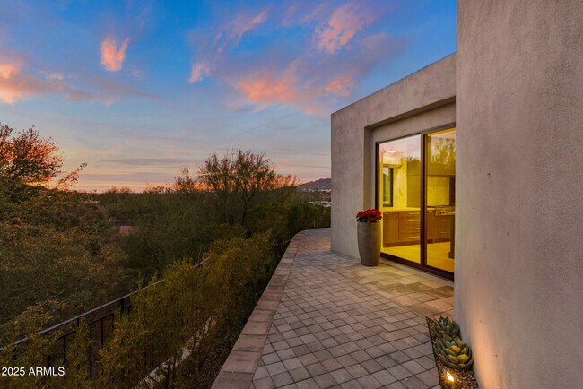 Building Photo - 5841 N Echo Canyon Cir