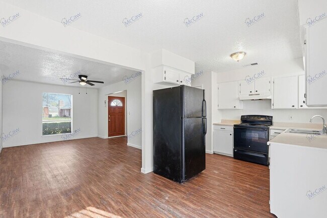 Building Photo - 3022 Kyle Rd