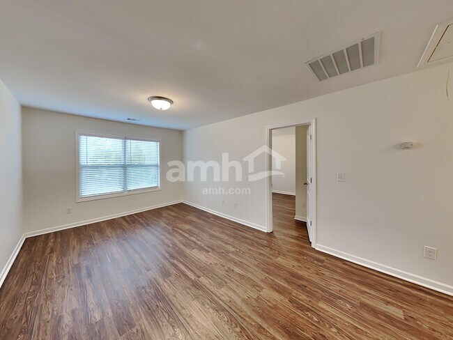 Building Photo - 213 Orchard Trail