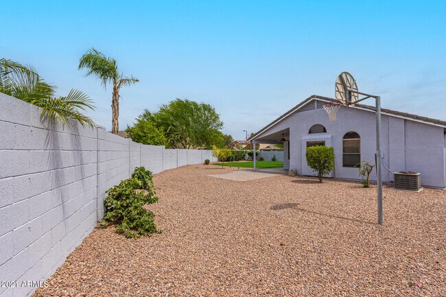 Building Photo - 12328 W Medlock Dr