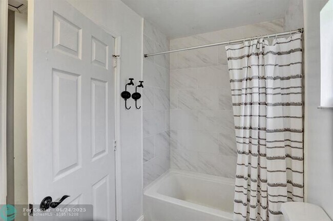 Building Photo - 14221 SW 160th Terrace