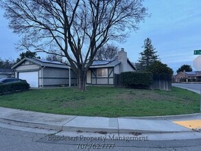 Building Photo - Open House July 5, 2026 11:00-1:00