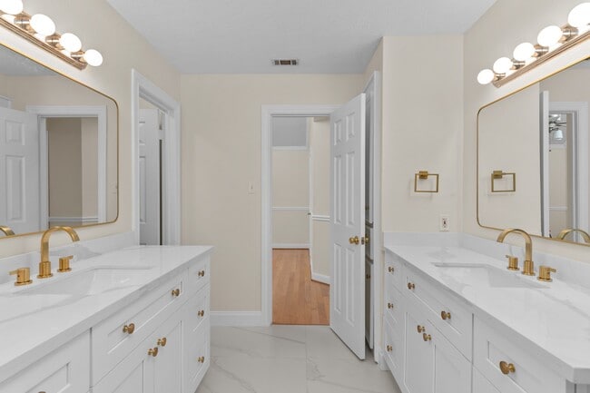 Building Photo - 17402 Wilton Park Ct
