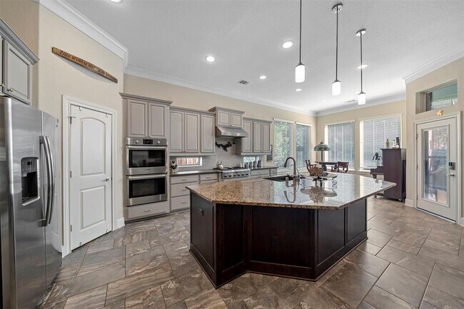 Building Photo - 1923 Graystone Hills Dr
