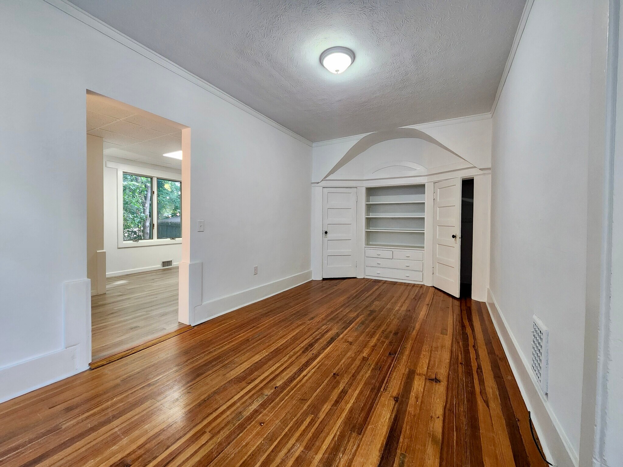 Building Photo - 35 Lawton St