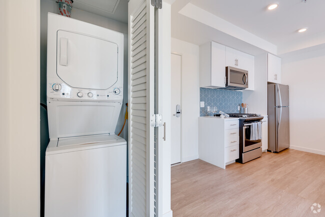 1BR, 1BA - 635SF - the perch