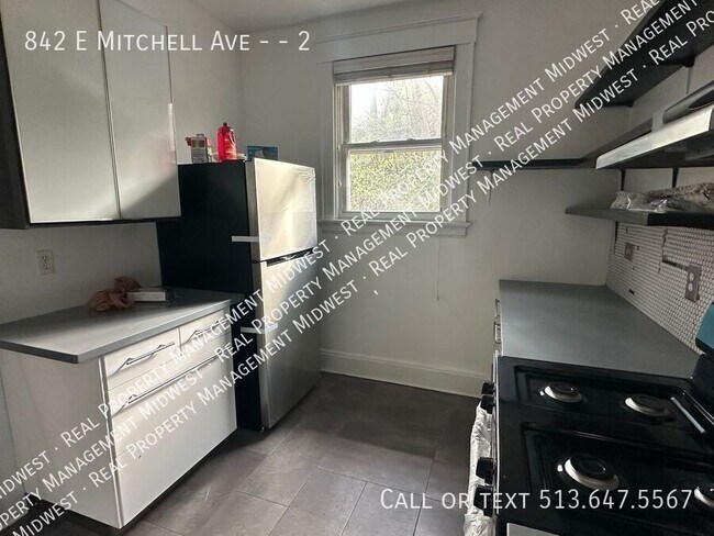 Building Photo - 842 E Mitchell Ave