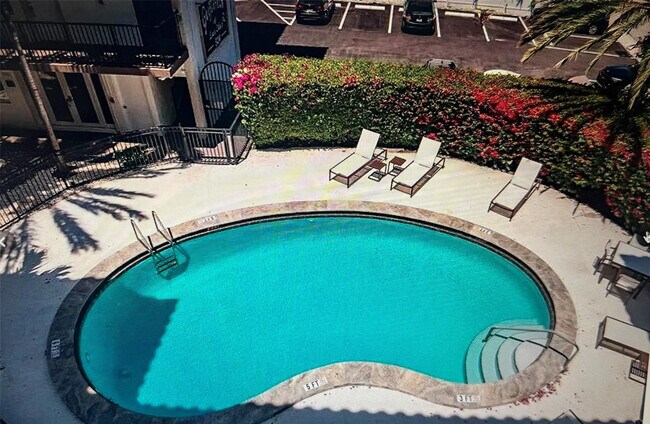 Building Photo - 924 SE 2nd St