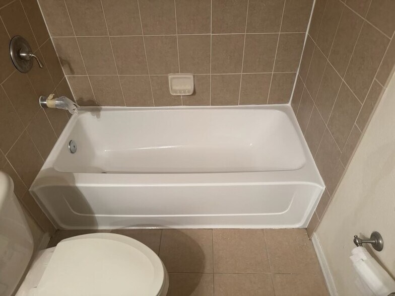 Building Photo - 10263 Gandy Blvd N