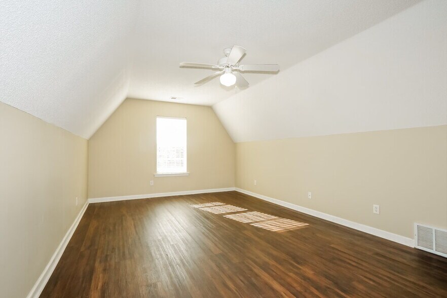 Building Photo - 11652 Mahogany Dr