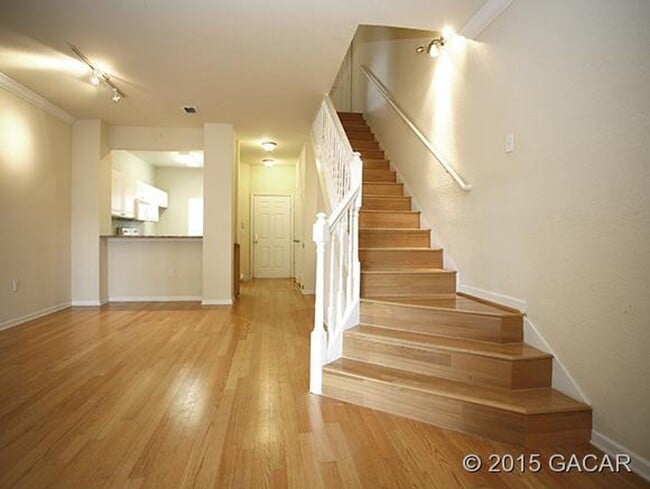 Building Photo - 5005 NW 43rd Ave