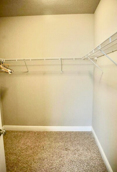 Building Photo - 115 Moonraker Cir