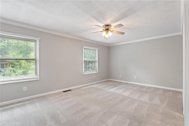 Building Photo - 1731 Twin Brooks Dr SE