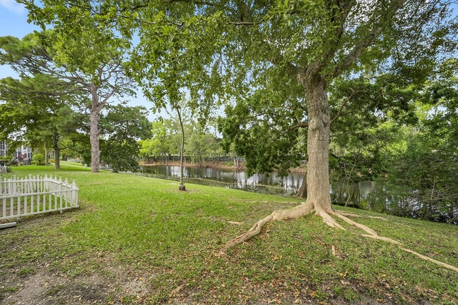 Building Photo - 371 Durham Cir