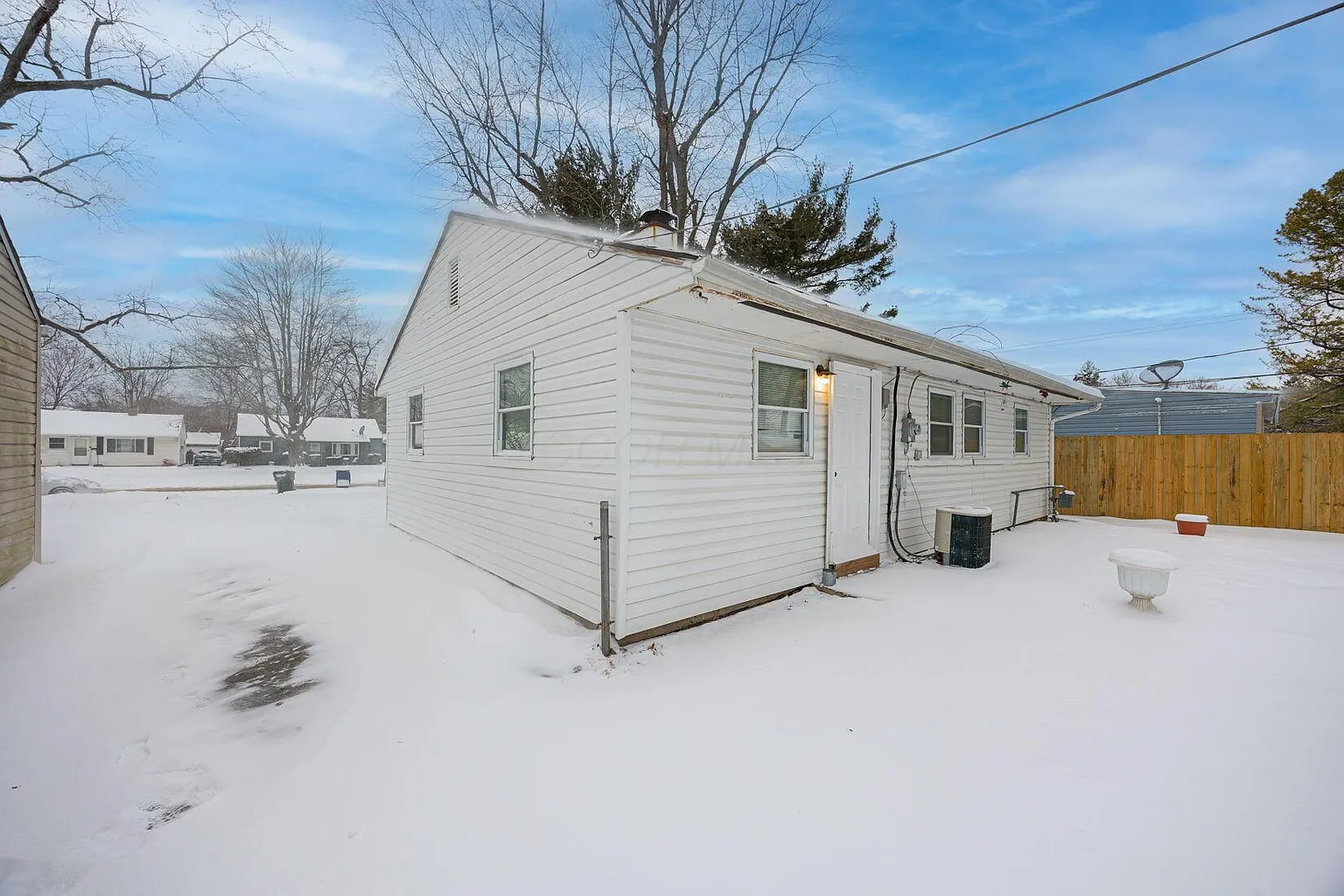 Building Photo - 1134 S Hampton Rd