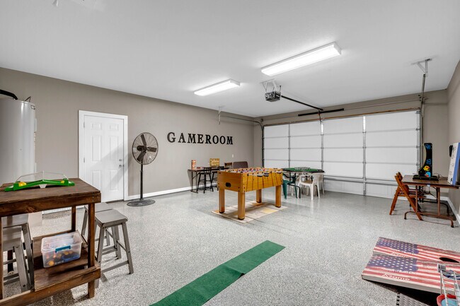 Building Photo - 113 Winding Oak Dr