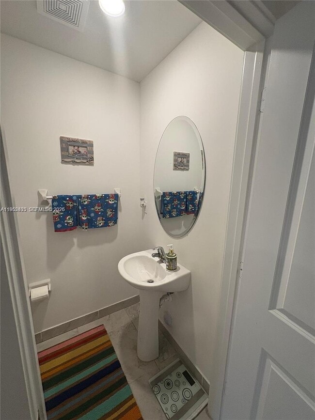 Building Photo - 13360 Tropical Ave