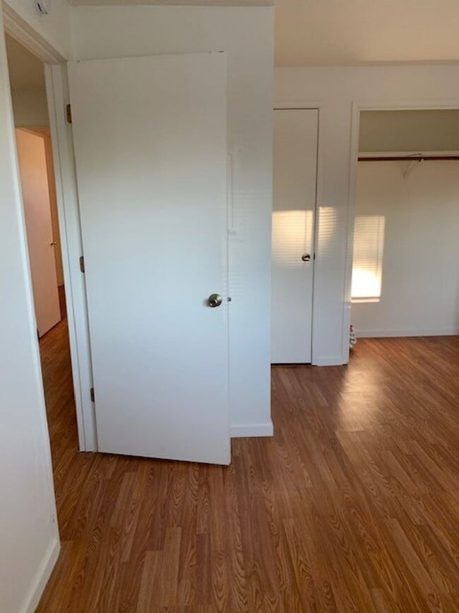 Building Photo - 1211 Summers Ln