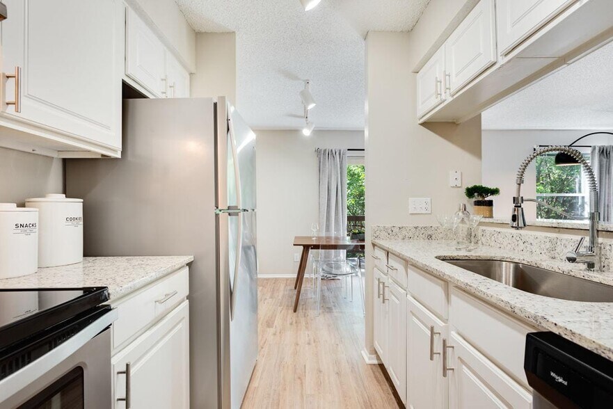 Landmark at Barton Creek 1781 Spyglass Dr Austin TX 78746 Apartment