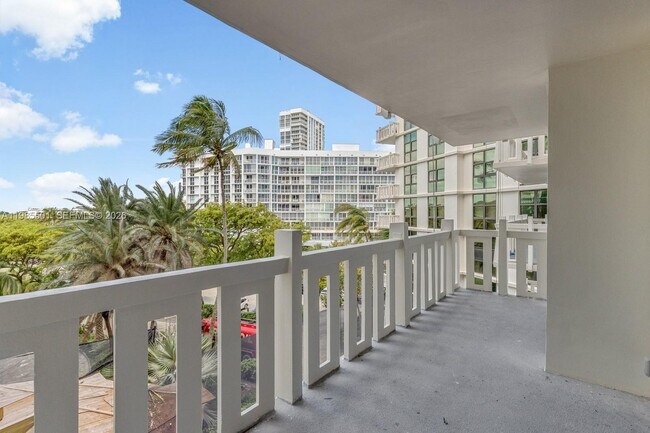 Building Photo - 1111 Crandon Blvd