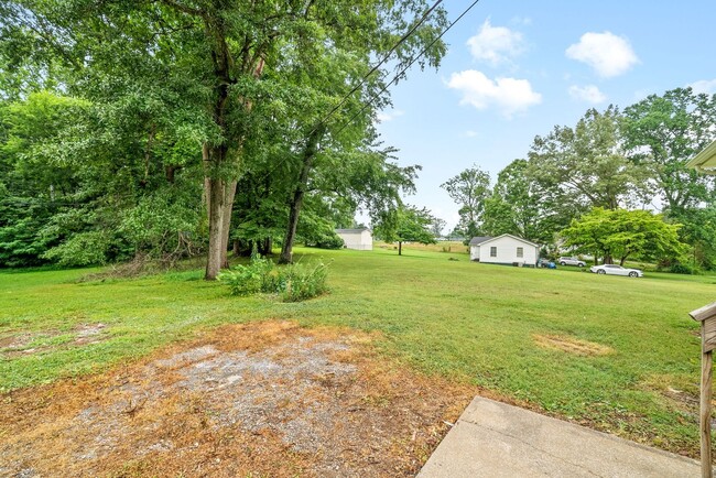 Building Photo - 1953 Batts Ln